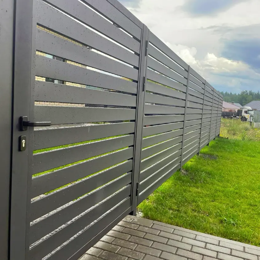 Фото 9 забор жалюзи-ранчо RAL8019 Темный Шоколад